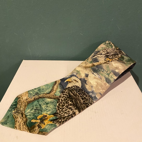 Endangered Species "American Bald Eagle" 100% Silk Neck Tie Made in the USA - Picture 5 of 7